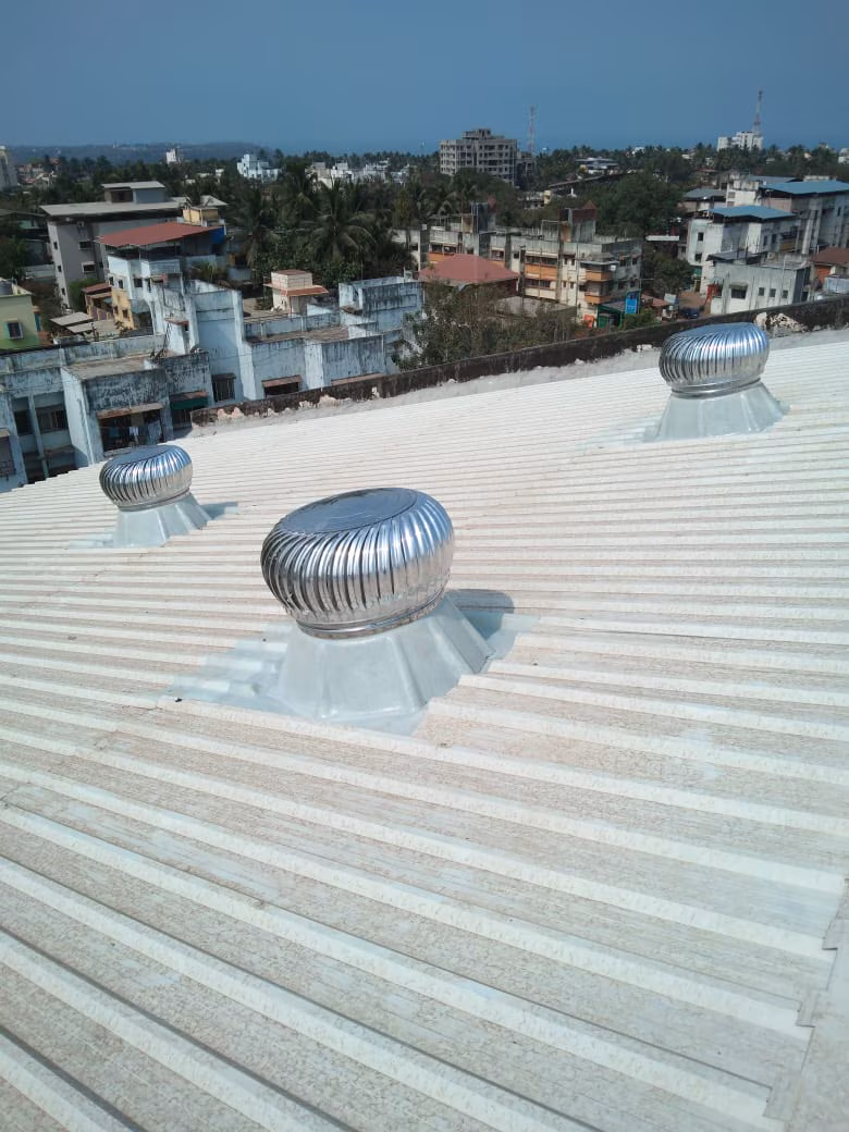 Turbo ventilator for industrial roofing